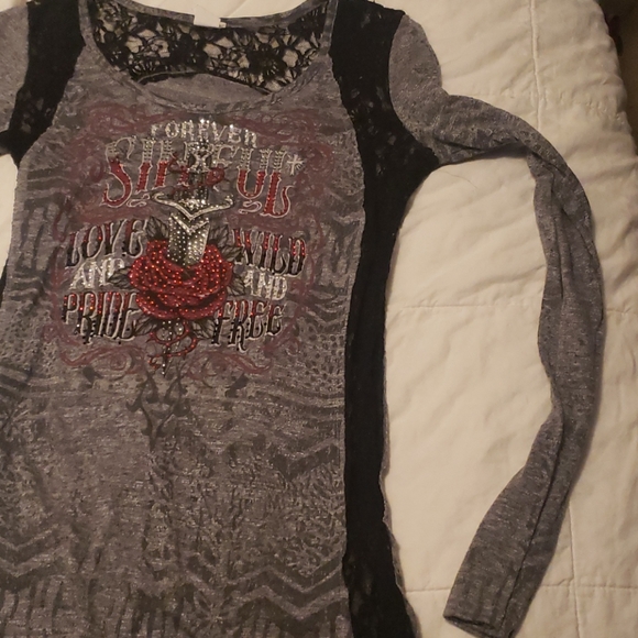 Grey long sleeve Sinful shirt - Picture 4 of 5